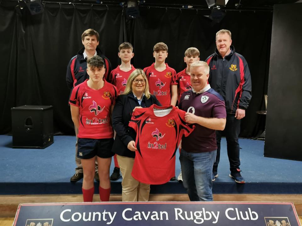 90471255_3651084078266991_4592368492480561152_n (1) County Cavan Rugby Club present Mark with Club Jersey | in2tel